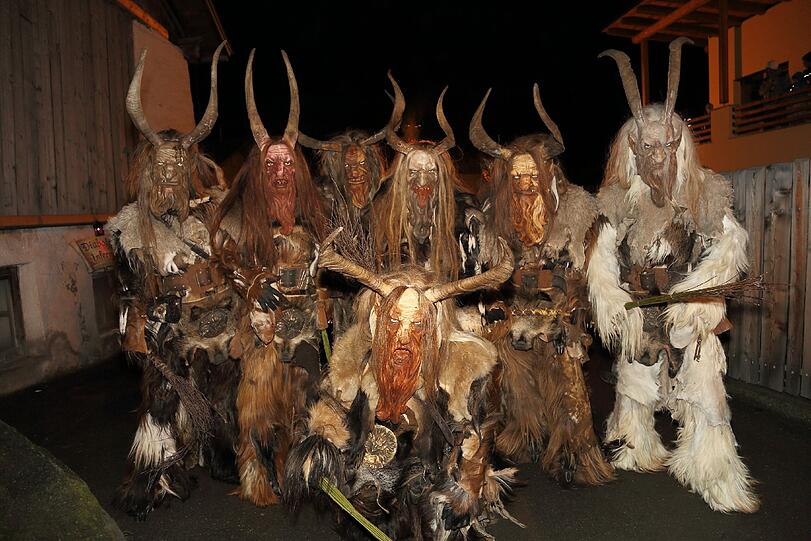 Zum Fürchten! Die erste Münchner Krampusgruppe "Sparifankerl Pass" darf beim Münchner Krampuslauf natürlich nicht fehlen.