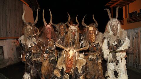 Zum Fürchten! Die erste Münchner Krampusgruppe "Sparifankerl Pass" darf beim Münchner Krampuslauf natürlich nicht fehlen.