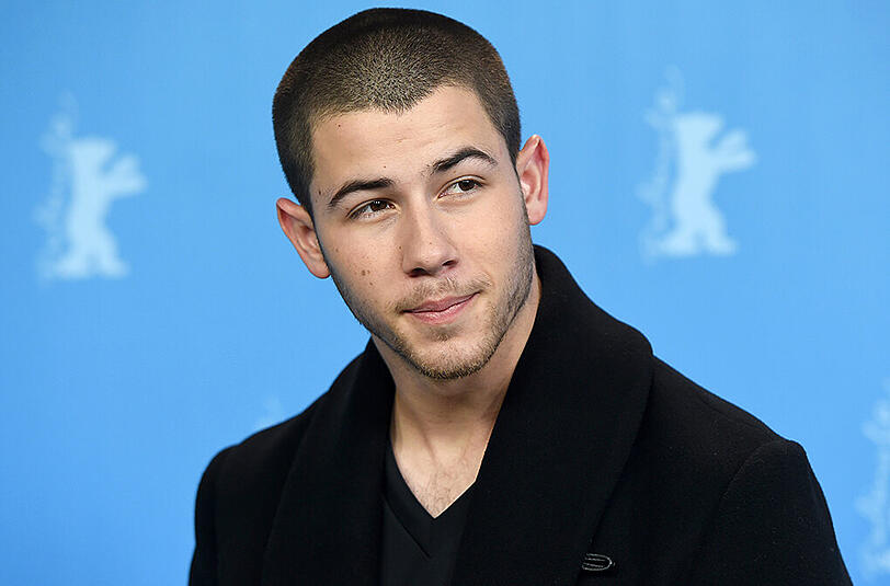 Nick Jonas: Im Alter von 13 Jahren wurde bei dem heute 23-jährigen Sänger der Band Jonas Brothers Diabetes festgestellt. Der 23-Jährige bekam es bei seiner Diagnose damals, erstmal mit der Angst zutun: &bdquo;Es war unheimlich. Der erste Schritt war, so viel wie möglich zu lernen; über Kohlehydrate und Zuckeraufnahme und wie das mein Level beeinflussen würde."