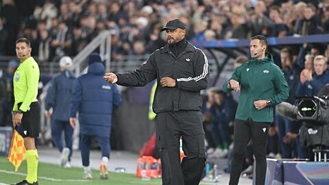 Sieht sein Team nicht weit von Topform entfernt: Bayern-Trainer Kompany (Archivbild)