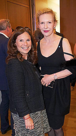 IKG-Vize Judith Epstein (l.) mit Sunnyi Melles