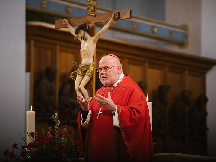 Kardinal Reinhard Marx hält einen Gottesdienst. Foto: Erzbistum München Und Freising/Erzbistum München und Freising/dpa