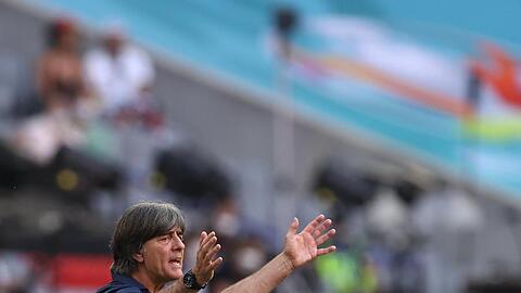 Joachim Löw bereitet die deutsche Nationalmannschaft auf das letzte Gruppenspiel gegen Ungarn vor.