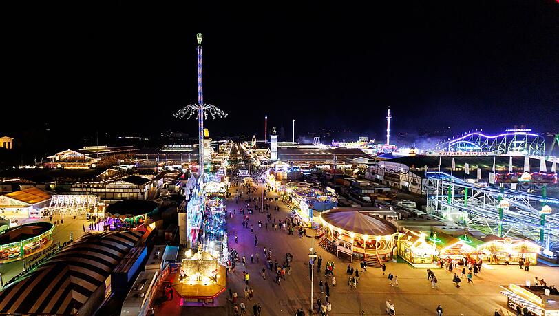 Das Münchner Oktoberfest durfte am Mittwochabend nach einer Bombendrohung wieder öffnen.