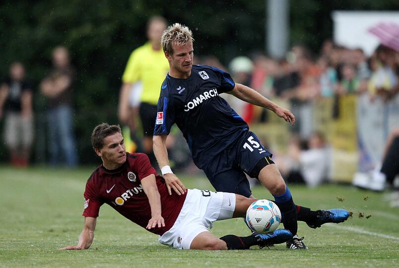 Kann Stefan Aigner (r.) am Donnerstag gegen Leverkusen spielen?