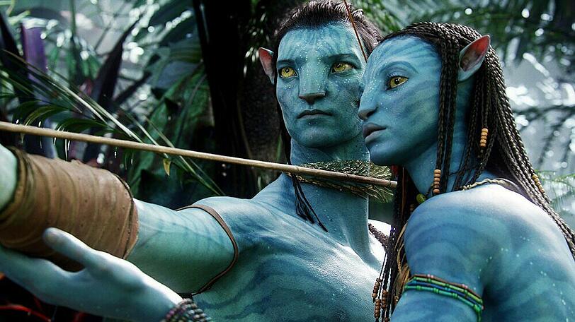 Jake Sully (Sam Worthington) und Neytiri (Zoe Saldana) nähern sich in "Avatar - Aufbruch nach Pandora" einander an