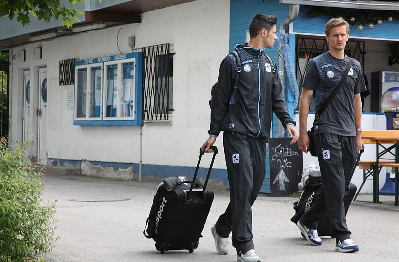 Die Mannschaft des TSV 1860 brach am Sonntagmittag zum Kurz-Trip nach Bad Häring auf.