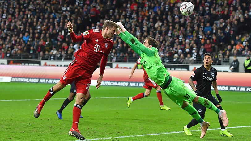 THOMAS MÜLLER, NOTE 3: Mit seinem 302. Einsatz für Bayern in der Bundesliga holte er Lothar Matthäus ein. Wirbelte in der Offensive, kam meist über die rechte Seite. Hatte Pech, als sein Kopfball an die Latte klatschte (44.). Der Einsatz stimmte &ndash; wie eigentlich immer. Klärte im eigenen Strafraum (60.).