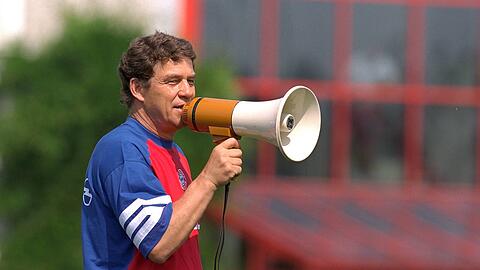 Ehemaliger Bayern-Trainer und Malermeister: Otto Rehhagel. Ehemaliger Bayern-Trainer und Malermeister: Otto Rehhagel.