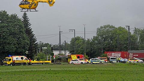 Die Einsatzkräfte waren mit einem Großaufgebot in Trudering vor Ort.