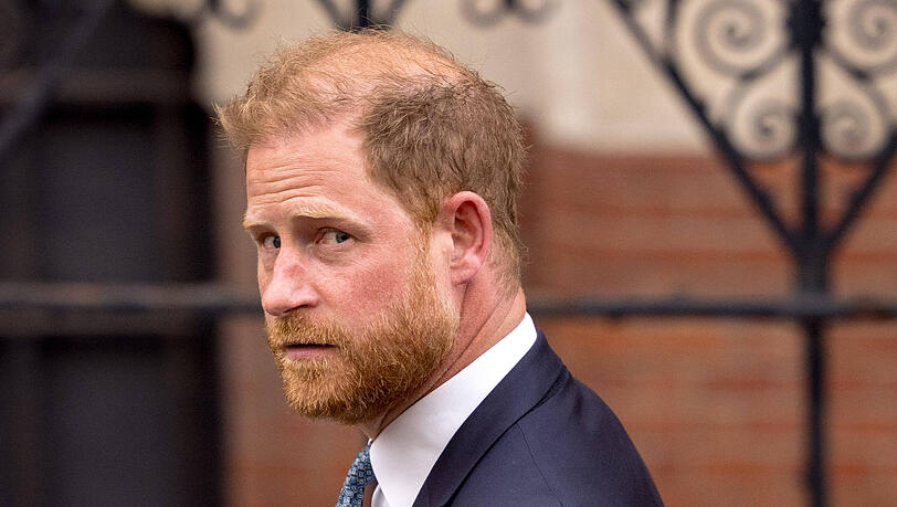 Prinz Harry ist schon wieder in ein Fettnäpfchen getreten.