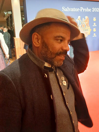 Komiker Simon Pearce Komiker Simon Pearce