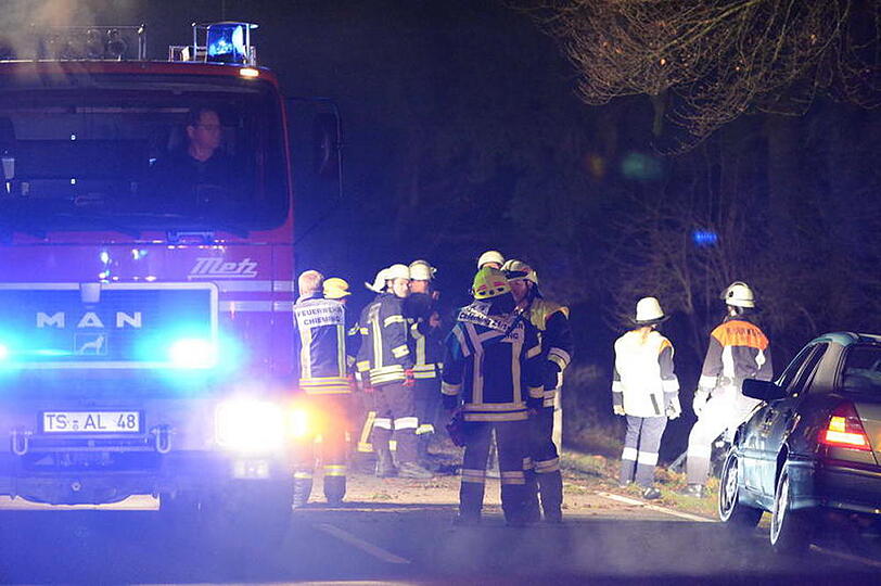Unfall in der Gemeinde Egerer: Der Fahrer wurde bei dem Crash schwer verletzt. Die Bilder vom Unfallort.