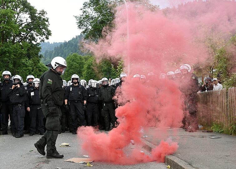 Weitere Bilder zur Anti-G/-Demo in Garmisch.