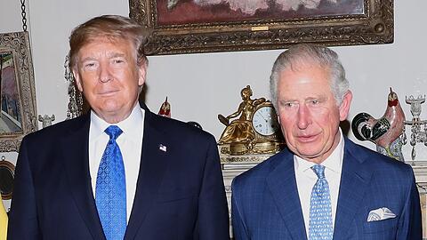 Donald Trump (li.) soll König Charles im September treffen.