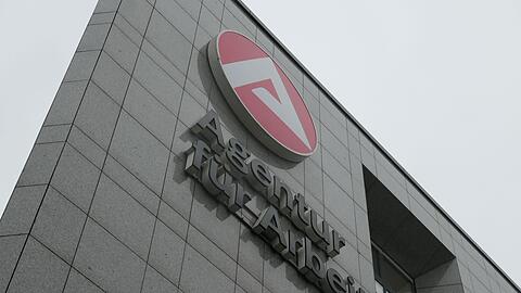 Mit Hilfe und H&auml;rte sollen die Beh&ouml;rden den Hilfebeziehenden begegnen. (Archivfoto)