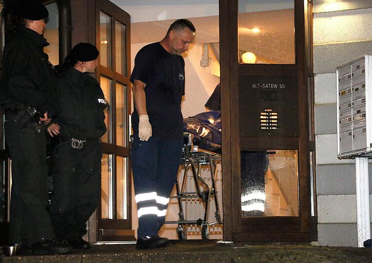 Familientragödie in Berlin: Ein Vater tötet seine Familie &ndash; Bringt Frau und zwei Kinder um und nimmt sich das Leben. Die Polizei vermutet hohe Schulden als Motiv. Die Bilder vom Tatort