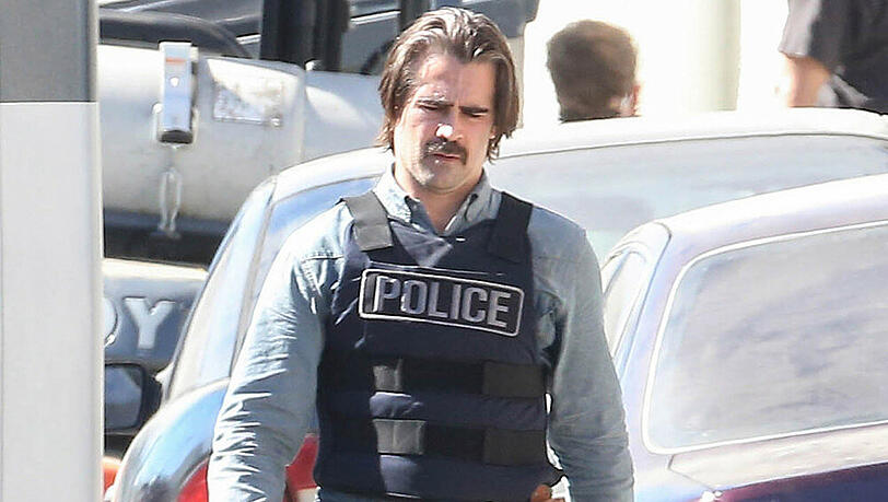 So schlecht gelaunt - darf er etwa nicht mitmachen? Colin Farrell am Set von "True Detective" So schlecht gelaunt - darf er etwa nicht mitmachen? Colin Farrell am Set von "True Detective"