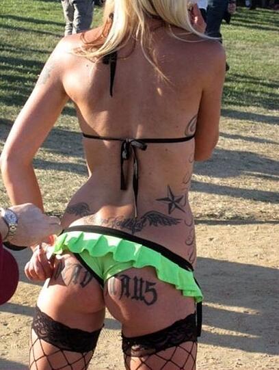 Über Geschmack lässt sich bekanntlich streiten... Die witzigsten Horror-Tattoos in der Bilderstrecke.