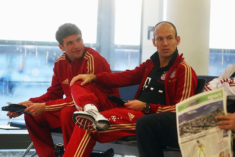 Meet and Greet der Bayern-Spieler vor dem Abflug ins Trainingslager nach Doha.