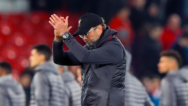 Liverpools Trainer Jürgen Klopp applaudiert nach dem Sieg über den FC Porto. Liverpools Trainer Jürgen Klopp applaudiert nach dem Sieg über den FC Porto.