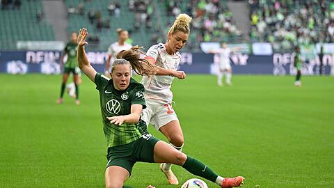 Wer macht es diesmal? Linda Dallmann (r) ist mit dem FC Bayern gegen Wolfsburg favorisiert. (Archivbild)