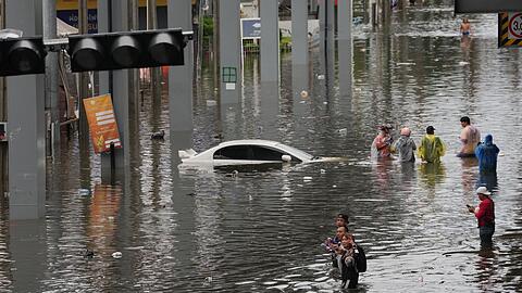 Tagelanger Starkregen hatte das Hochwasser ausgel&ouml;st.