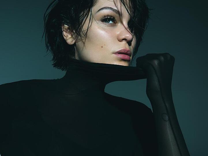 Jessie J erinnert an legendäre Swing-Jazz-Zeiten.