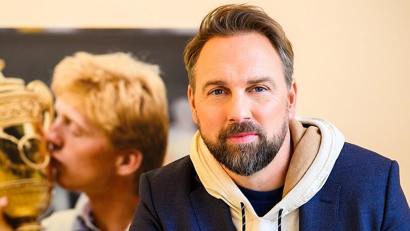 Steven Gätjen interviewt Boris Becker in "Sat.1 Spezial. Boris Becker".