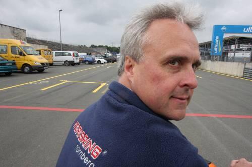 Alles im Blick: Rennleiter Thomas Dill gestern am Norisring.