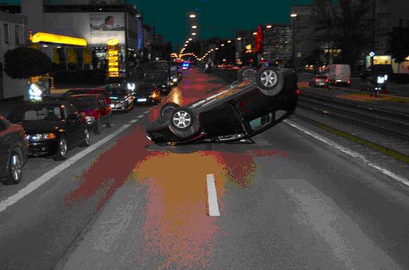 Bei dem Unfall auf der Landsberger Straße entsteht bei dem Seat ein Totalschaden.