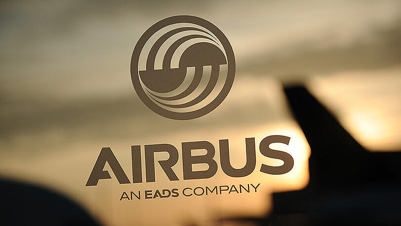 Mit dem Passagier- und Frachtjetgeschäft nahm Airbus mehr ein als im letzten Jahr. Der Absturz des Militärtransporters A400M hat sich trotzdem stark auf die Bilanz des Flugzeugbauers ausgewirkt. Mit dem Passagier- und Frachtjetgeschäft nahm Airbus mehr ein als im letzten Jahr. Der Absturz des Militärtransporters A400M hat sich trotzdem stark auf die Bilanz des Flugzeugbauers ausgewirkt.
