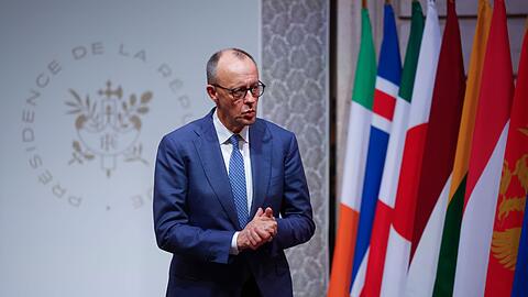 Merz hat eine milit&auml;rische Beteiligung Deutschlands an der Absicherung eines m&ouml;glichen Waffenstillstands in der Ukraine in Aussicht gestellt.