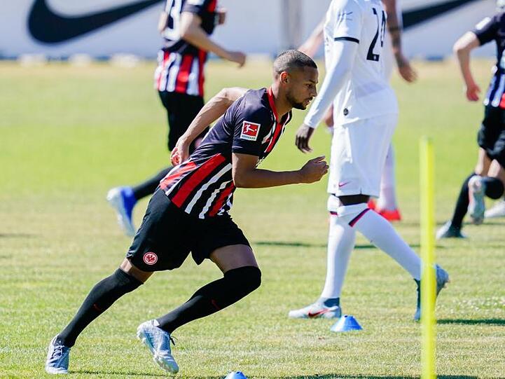 Eintracht-Neuzugang Djibril Sow beim Training.