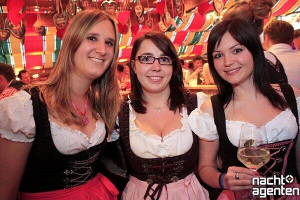 Dirndl, Lederhosen und viel Spaß: Die Party "Tracht und Pracht" am Samstag im Hippodrom auf der Theresienwiese. Mehr Bilder unter: www.nachtagenten.de.