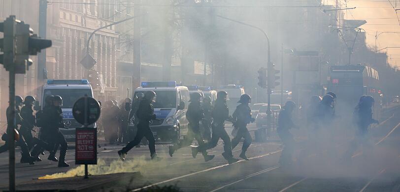 Krawalle in Leipzig bei einer Nazi-Gegendemonstration. Die Bilder!