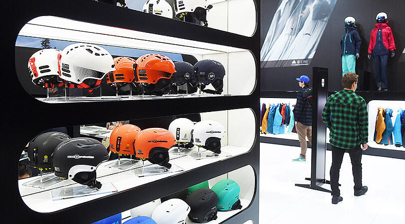 Mit über 2600 ausstellenden Firmen ist die ispo die größte Sportartikelmesse der Welt. Bilder vom Eröffnungstag.