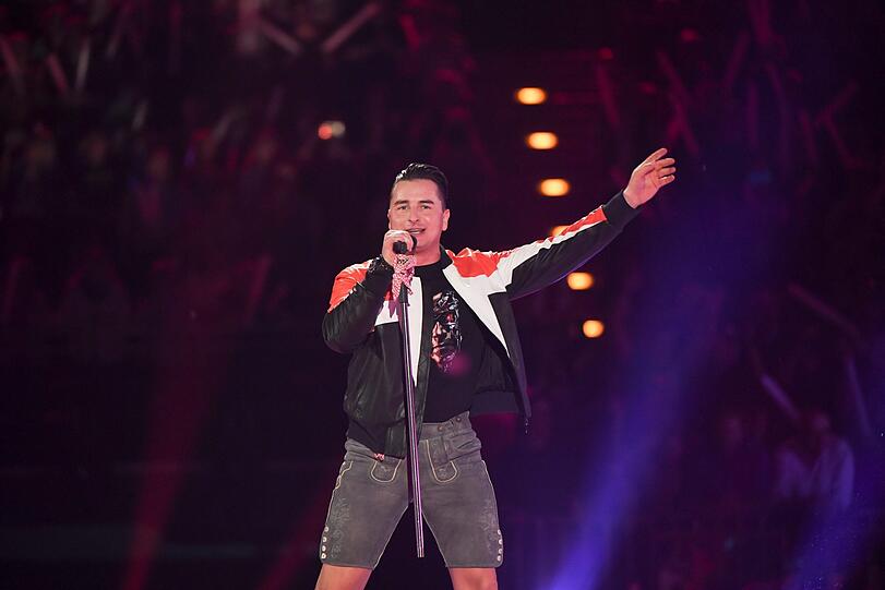 Auf die Frage von Florian Silbereisen: &bdquo;Was war das verrückteste Gerücht, das du jemals über dich lesen musstest?&ldquo;, antwortet Andreas Gabalier: "Andreas Gabalier und Helene Fischer&ldquo;. Autsch.