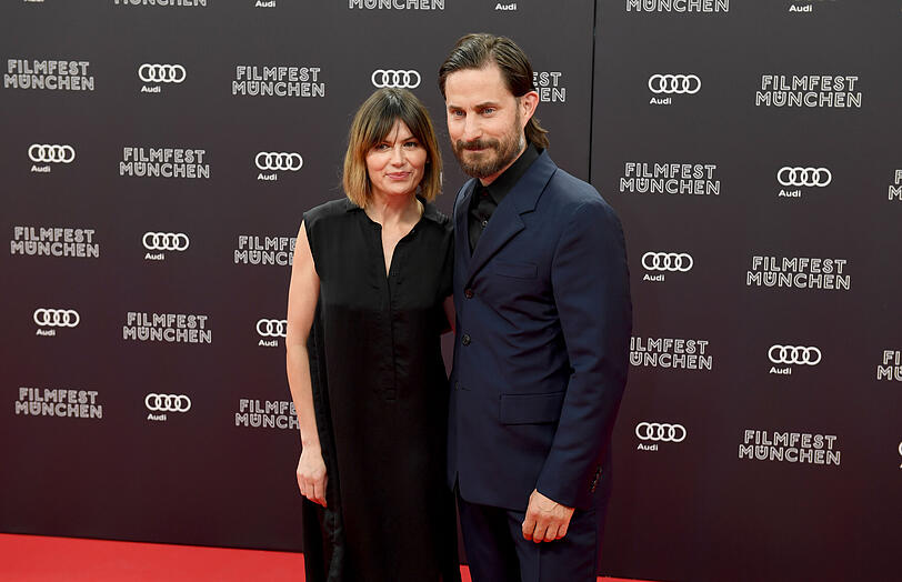 Schauspieler Clemens Schick kam mit Kollegin Jeanne Tremsal zur Opening Night.