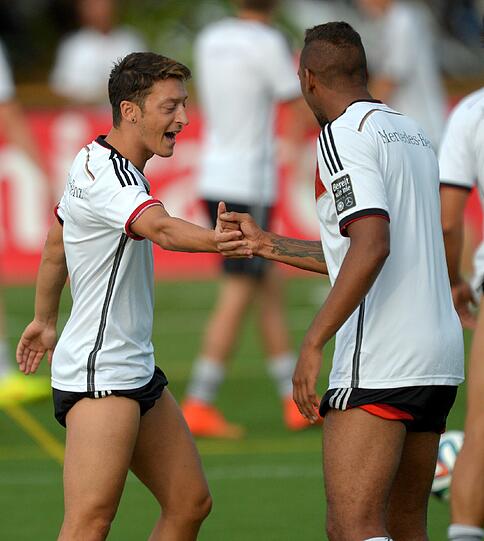 Vorbereitung auf Argentinien: Jogis Jungs bei einer lockeren Trainingseinheit im Campo Bahia am Donnerstag.