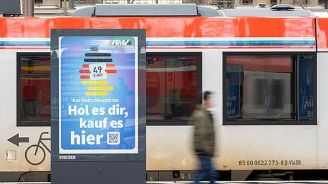Das Ticket gibt es digital oder als Plastikkarte.