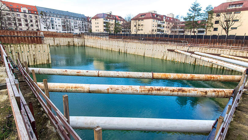 Sendlinger Loch: der vielleicht berühmteste Baustillstand Münchens. Die geringe Neubautätigkeit macht Experten große Sorgen. Sendlinger Loch: der vielleicht berühmteste Baustillstand Münchens. Die geringe Neubautätigkeit macht Experten große Sorgen.