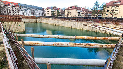 Sendlinger Loch: der vielleicht berühmteste Baustillstand Münchens. Die geringe Neubautätigkeit macht Experten große Sorgen. Sendlinger Loch: der vielleicht berühmteste Baustillstand Münchens. Die geringe Neubautätigkeit macht Experten große Sorgen.