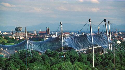 50 Jahre nach Olympia muss das Dach hergerichtet werden.