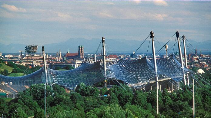 50 Jahre nach Olympia muss das Dach hergerichtet werden.