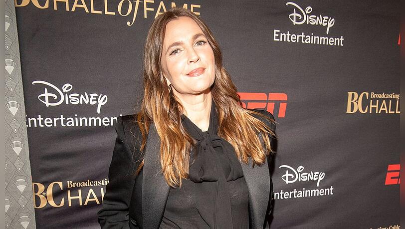 Drew Barrymore fühlt sich nach ihren Geburten unwohl in ihrem Körper. Drew Barrymore fühlt sich nach ihren Geburten unwohl in ihrem Körper.