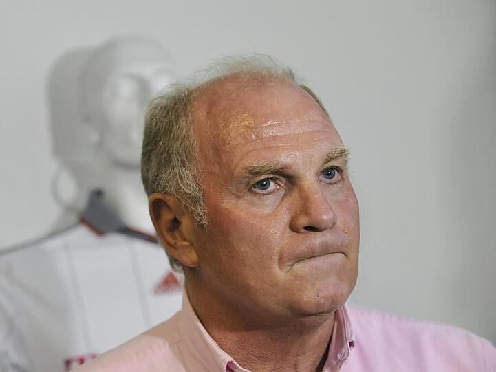Reagiert gereizt auf die Vorwürfe von 1860-Geschäftsführer Manfred Soffers: Bayern-Manager Uli Hoeneß.