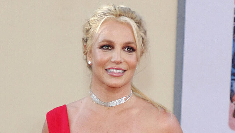 Britney Spears hat sich einen Mittelfußknochenbruch zugezogen Britney Spears hat sich einen Mittelfußknochenbruch zugezogen