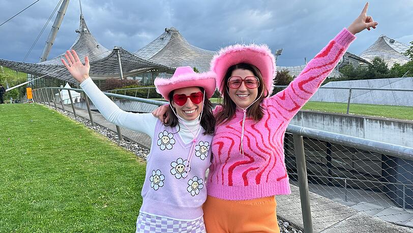 Eva (links) und Konni aus der Nähe von Freiburg hoffen auf eine "Dance-Party" Eva (links) und Konni aus der Nähe von Freiburg hoffen auf eine "Dance-Party"