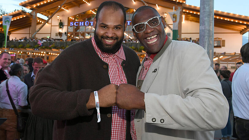 Alphonso Williams mit seinem Sohn Raphael Williams.